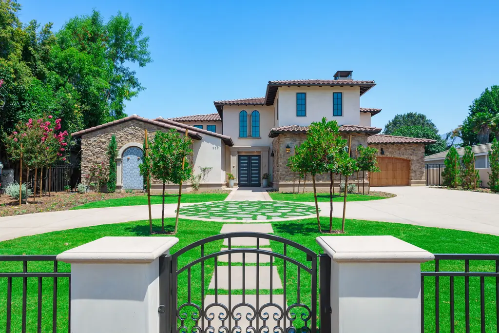 Custom Homes work by Chateau Group USA